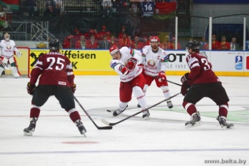 Белорусские хоккеисты победили Латвию – 3:1 (ФОТО)