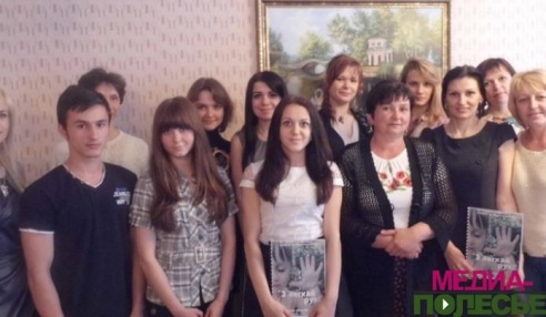 Зборнік паэзіі навучэнцаў каледжа “З лёгкай рукі” ўбачыў свет