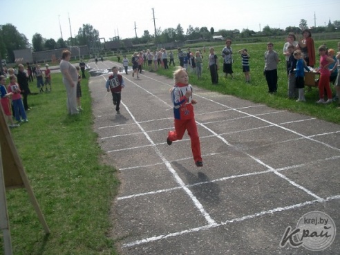 Более 200 учащихся Ильянской СШ на Вилейщине участвовали в весеннем кроссе 20 мая (ФОТО)