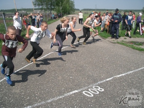 Более 200 учащихся Ильянской СШ на Вилейщине участвовали в весеннем кроссе 20 мая (ФОТО)