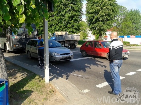 Фотофакт: ДТП на перекрестке между Виленской и Волынца