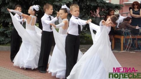 Лето. Радость. Детство: районный праздник для детей