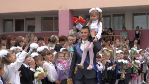 ПОСЛЕДНИЙ ЗВОНОК ПРОЩАЛЬНЫЙ… ПОСЛЕДНИЙ ЗВОНОК ПРОЩАЛЬНЫЙ…