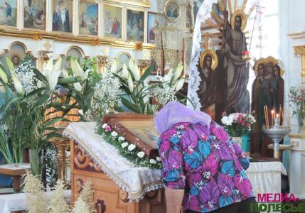 В День Святой Троицы в православных храмах прошли праздничные службы