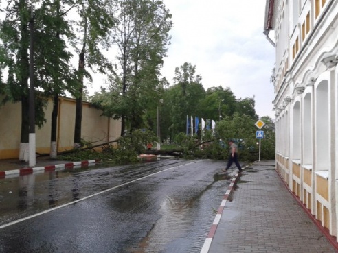 Ураган у Глыбокім: фотаздымкі стыхіі