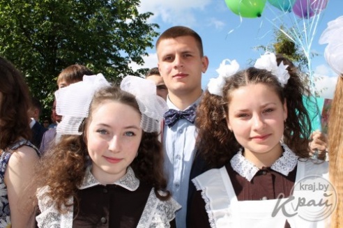 ФОТОФАКТ: 31 мая в Вилейской гимназии «Логос» прозвенел последний звонок