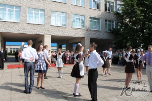 ФОТОФАКТ: 31 мая в Вилейской гимназии «Логос» прозвенел последний звонок