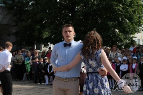 ФОТОФАКТ: 31 мая в Вилейской гимназии «Логос» прозвенел последний звонок