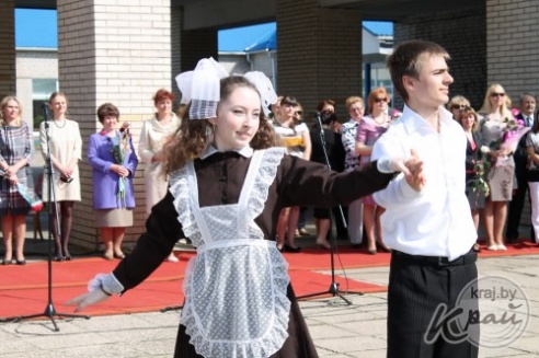 ФОТОФАКТ: 31 мая в Вилейской гимназии «Логос» прозвенел последний звонок