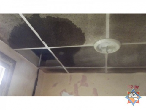 При запуске самодельной системы отопления разорвало трубопровод в дачном доме на Вилейщине (ФОТО)