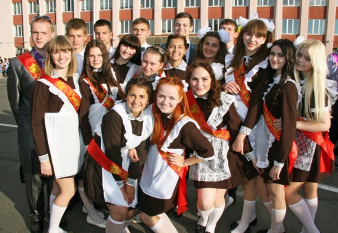 І закружыў баль развітальны