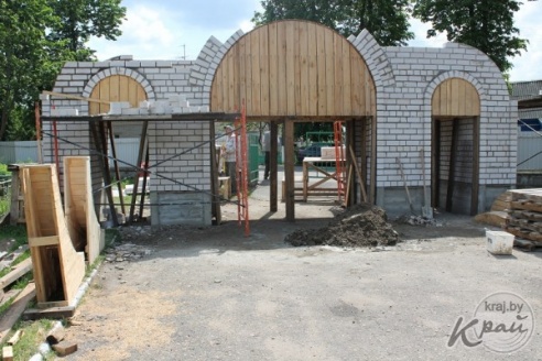 Надвратную часовню-памятник в честь погибших в Первой мировой войне в Вилейке возвели на 60% (ФОТО)