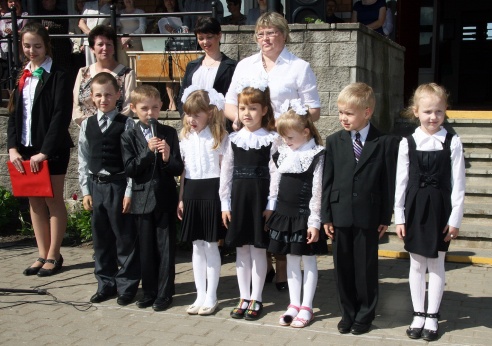 Няхай запомніцца сцяжынка, што ў школу кожны дзень вяла (+фота)