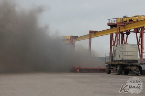 В Вилейском районе во время учений МЧС взорвали здание техмастерских и задержали «террористов» (ФОТО)