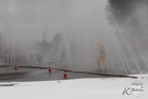 В Вилейском районе во время учений МЧС взорвали здание техмастерских и задержали «террористов» (ФОТО)