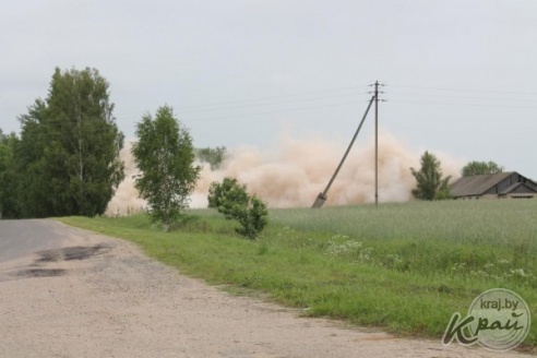 В Вилейском районе во время учений МЧС взорвали здание техмастерских и задержали «террористов» (ФОТО)