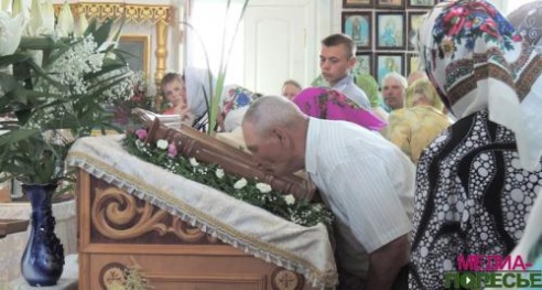 В День Святой Троицы в православных храмах прошли праздничные службы