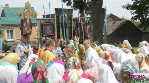 В День Святой Троицы в православных храмах прошли праздничные службы
