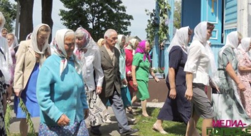 В День Святой Троицы в православных храмах прошли праздничные службы