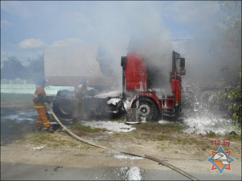 Фура сгорела в Калинковичах