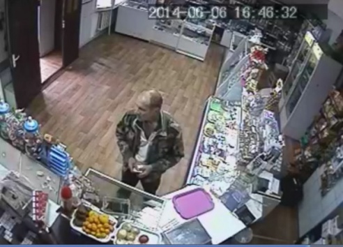 Открыто украл имущество из магазина