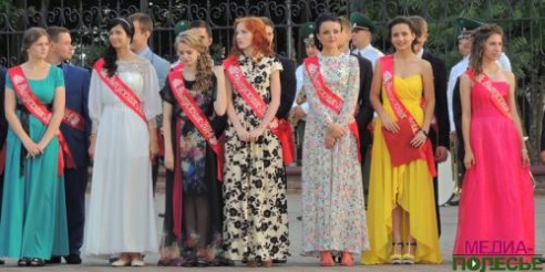 Вальс выпускников звучал над Столином