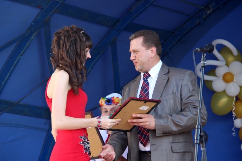 Под звуки школьного вальса