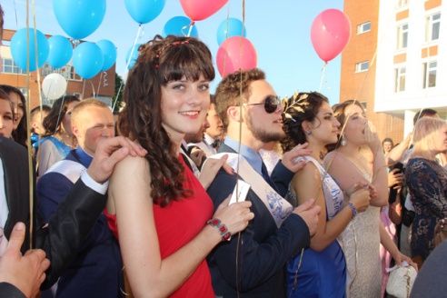 Под звуки школьного вальса