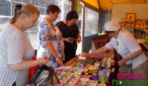 В Лунинце работает православная выставка-ярмарка «Радость Слова»