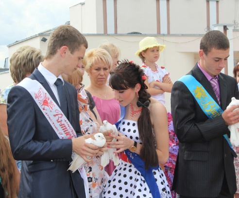 Парад выпускников-2014 в Лиозно