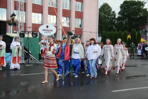 На пастаўскім фестывалі ўсіх сардэчна сустракалі (+фота)