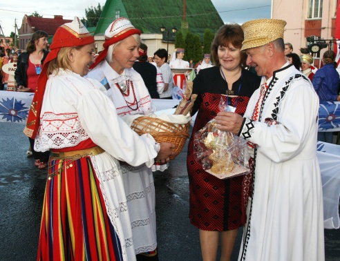 На пастаўскім фестывалі ўсіх сардэчна сустракалі (+фота)