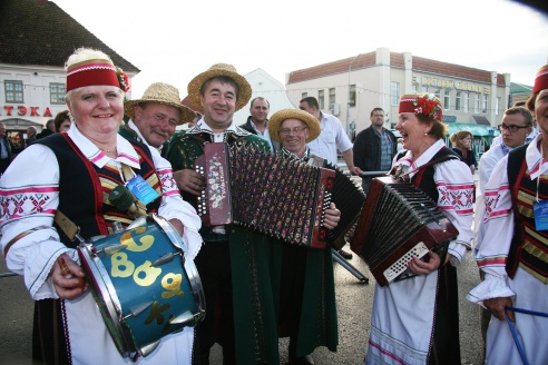 На пастаўскім фестывалі ўсіх сардэчна сустракалі (+фота)