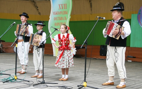 На пастаўскім фестывалі ўсіх сардэчна сустракалі (+фота)