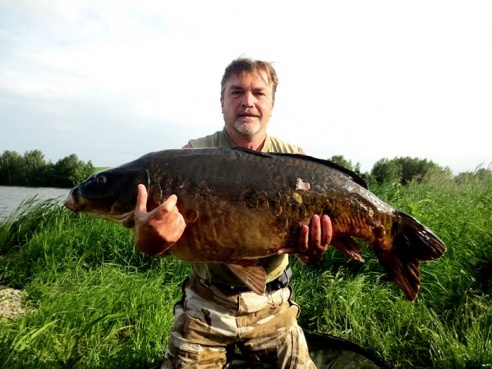 В горецком озере выловили карпа весом 20 килограмм