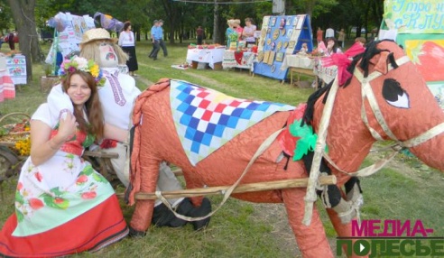 Клубничный праздник во Дворце отметили с размахом