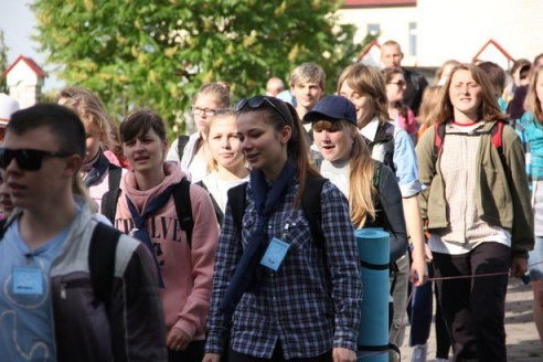 З Баранавіч да Будслава выправілася пешая пілігрымка