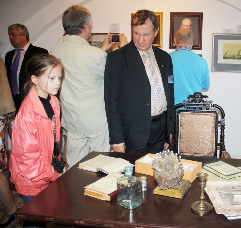 Музейныя экспазіцыі — у палацы Тызенгаўзаў