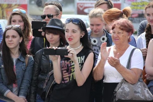 В Барановичах в центре города танцевали хип-хоп