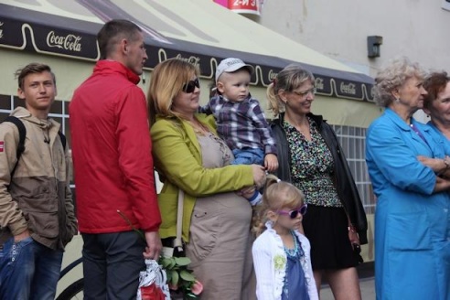 В Барановичах в центре города танцевали хип-хоп