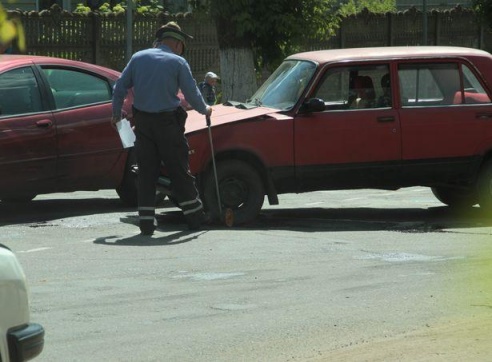 ФОТОФАКТ: В Барановичах столкнулись "ВАЗ" и "Додж"