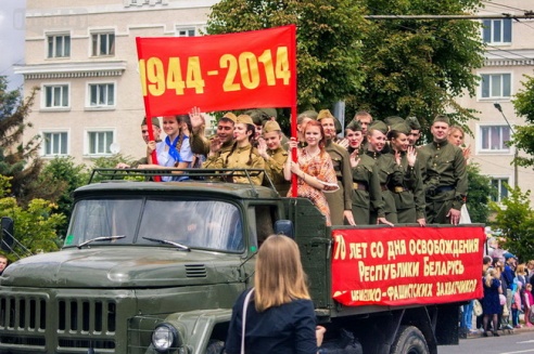 В Могилёве в День города прошло театрализованное шествие