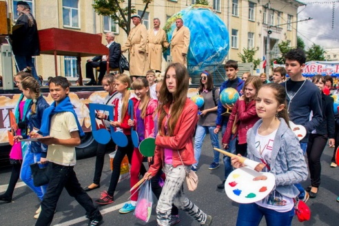 В Могилёве в День города прошло театрализованное шествие