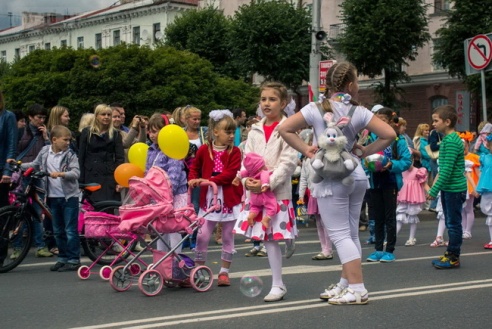 В Могилёве в День города прошло театрализованное шествие