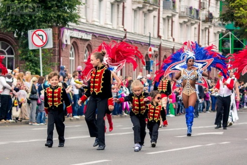 В Могилёве в День города прошло театрализованное шествие
