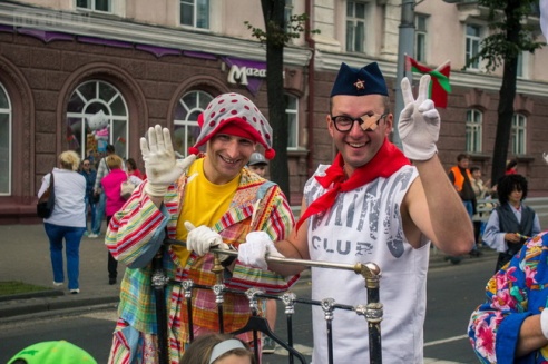 В Могилёве в День города прошло театрализованное шествие