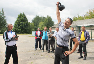 КТО В РАБОТЕ УСПЕШЕН,ТОТ И В СПОРТЕ СИЛЕН! КТО В РАБОТЕ УСПЕШЕН,ТОТ И В СПОРТЕ СИЛЕН!