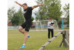 КТО В РАБОТЕ УСПЕШЕН,ТОТ И В СПОРТЕ СИЛЕН! КТО В РАБОТЕ УСПЕШЕН,ТОТ И В СПОРТЕ СИЛЕН!