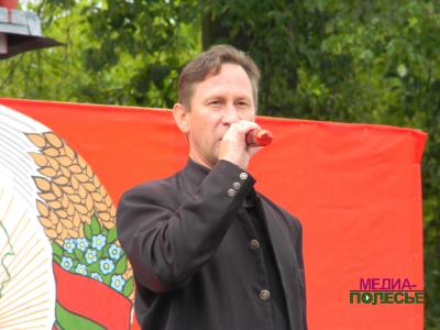 Июль. Независимость. Праздник под зонтом Июль. Независимость. Праздник под зонтом