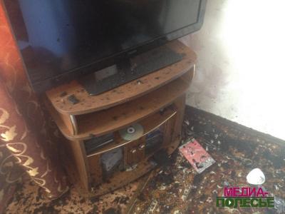 В центре Лунинца горела квартира в пятиэтажном доме. Жильцов подъезда эвакуировали